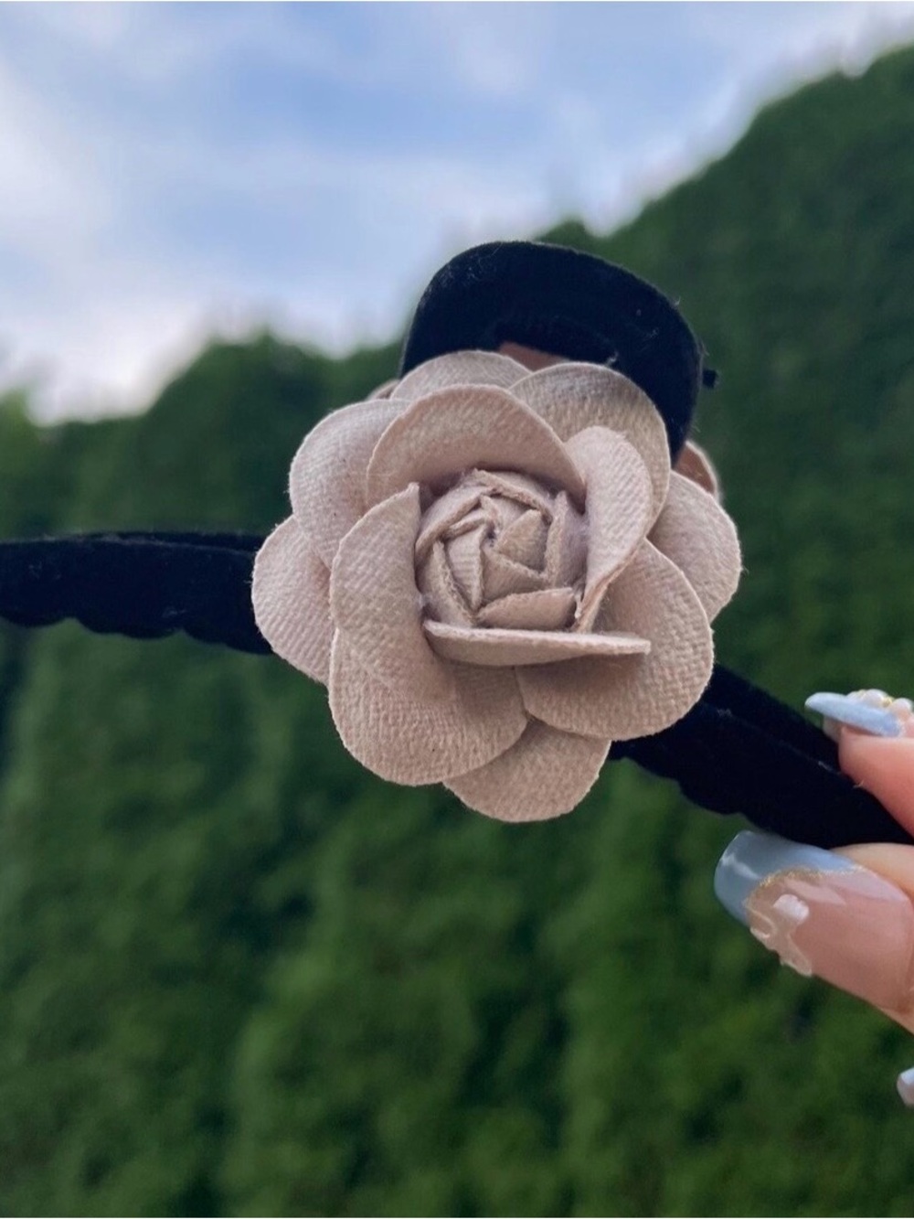 Elegant Black and Tan Hair Clip.
1 for 8$ or 2 for 10 $